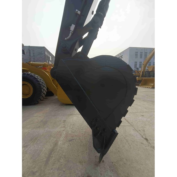 2024 Hyundai R220LC-49052552