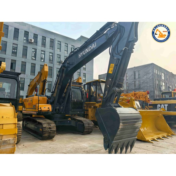 2024 Hyundai R220LC-49052558