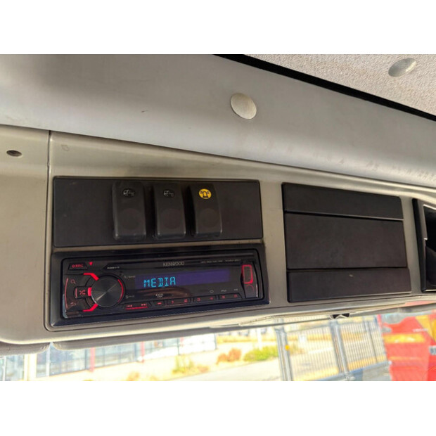 2002 MAN LE 220-49054040