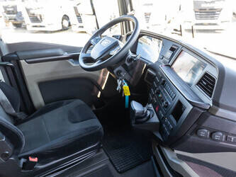 2022-man-tgx-18-510-1483251-49054382
