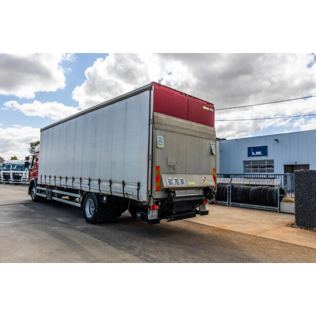 2015 Renault D19-49055079