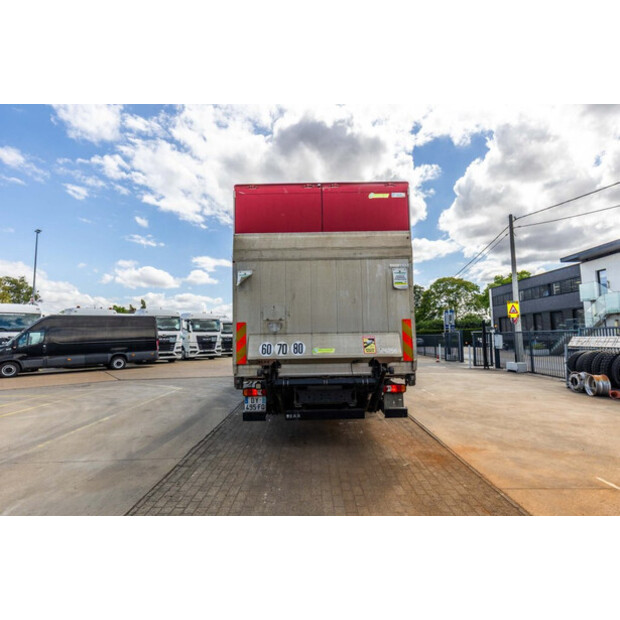2015 Renault D19-49055080