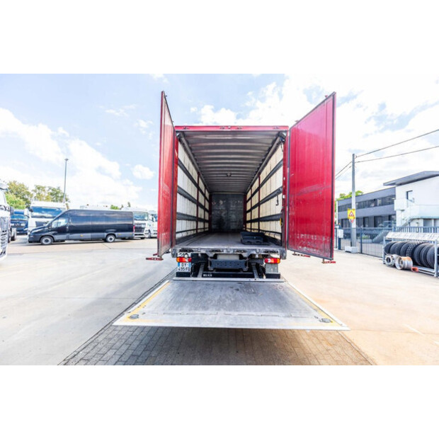 2015 Renault D19-49055088