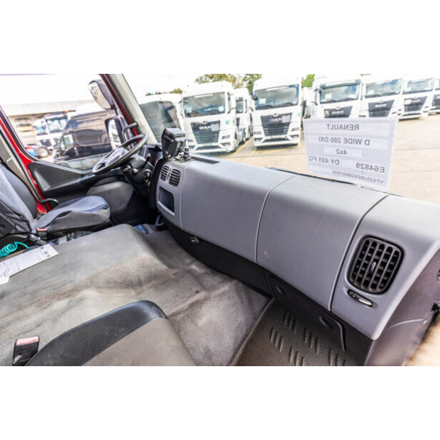 2015 Renault D19-49055099