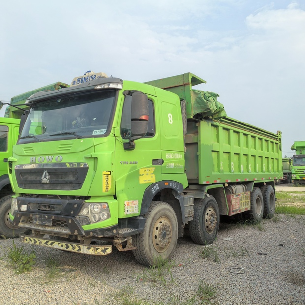 2023 HOWO T7H400-49055549