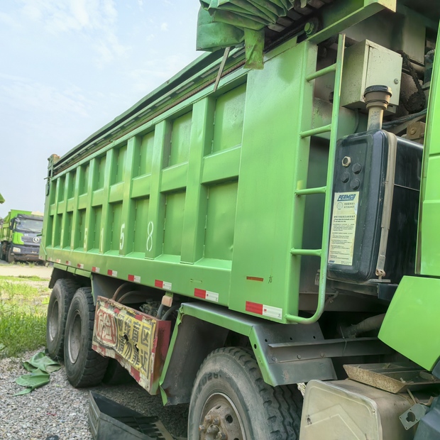 2023 HOWO T7H400-49055553