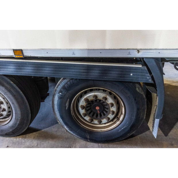 2016 تشيرو Carrier Vector 1350-49055765