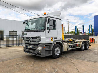2013-mercedes-benz-actros-2541-1486771-49055812