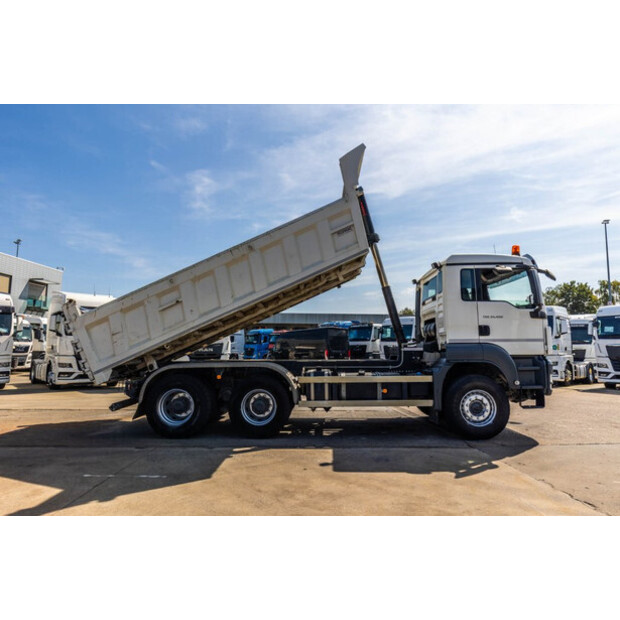 2011 MAN TGS 33.400 BB-49055833