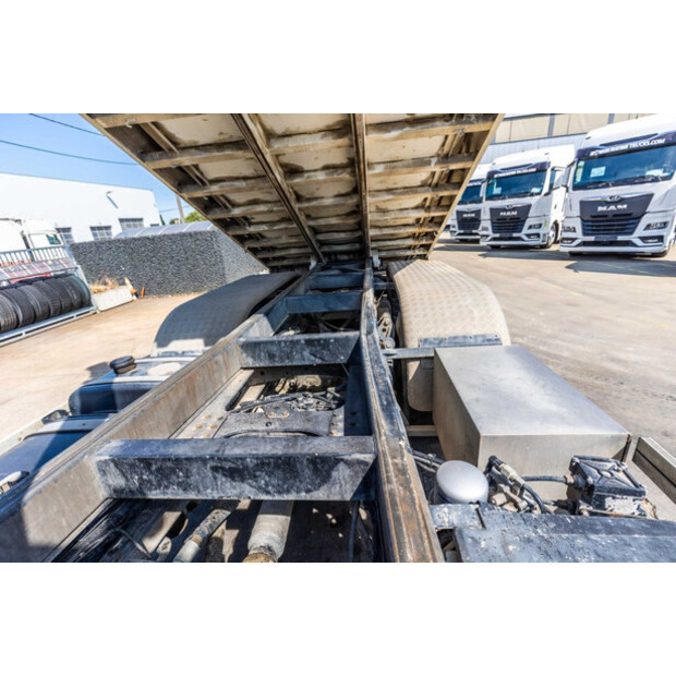 2011 MAN TGS 33.400 BB-49055835