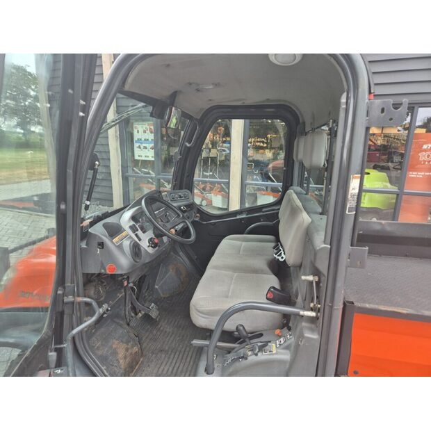 2011 KUBOTA-49056455