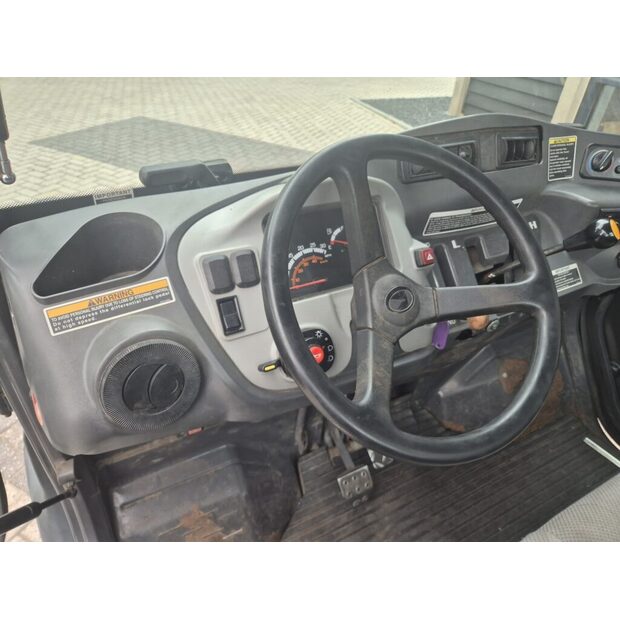 2011 KUBOTA-49056457