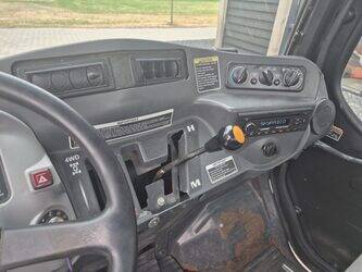 2011-kubota-1486843-49056458