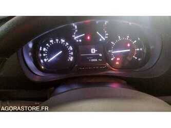 2021-opel-zafira-49061536
