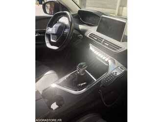 2018-peugeot-3008-1486950-49061637