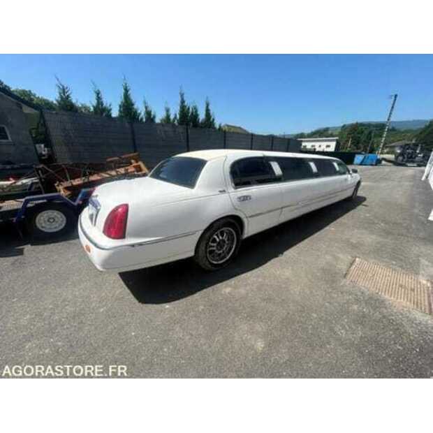 2000 لينكولن Town Car-49061653
