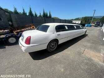 Image for CARS 2000 Lincoln Town Car