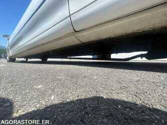 2000-lincoln-town-car-1486952-49061656