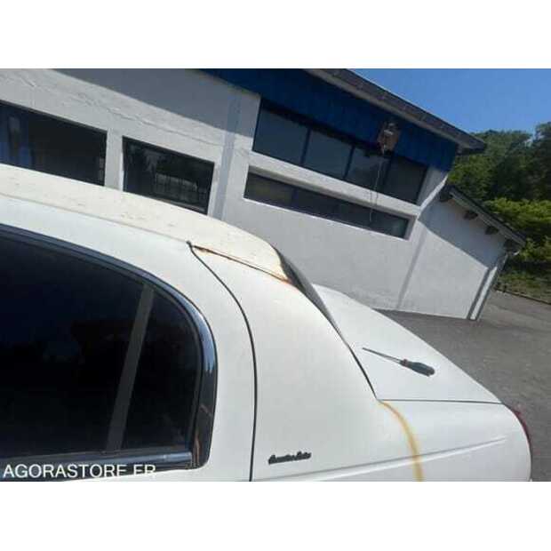 2000 لينكولن Town Car-49061668