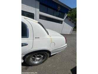 2000-lincoln-town-car-1486952-49061669