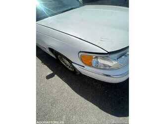 2000-lincoln-town-car-1486952-49061678