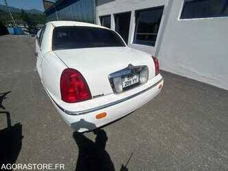 2000-lincoln-town-car-1486952-49061682