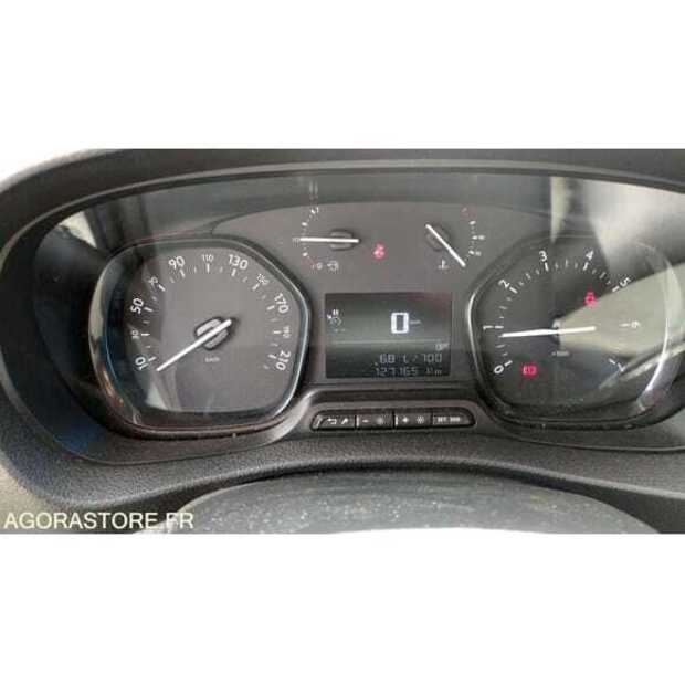 2020 Peugeot Expert-49061804