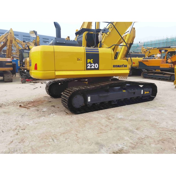 2024 Komatsu PC220-49068823