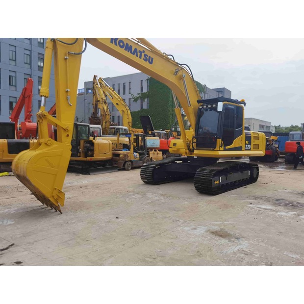 2024 Komatsu PC220-49068829