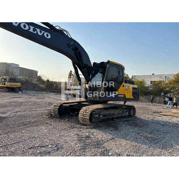 2024 فولفو EC220-49069063