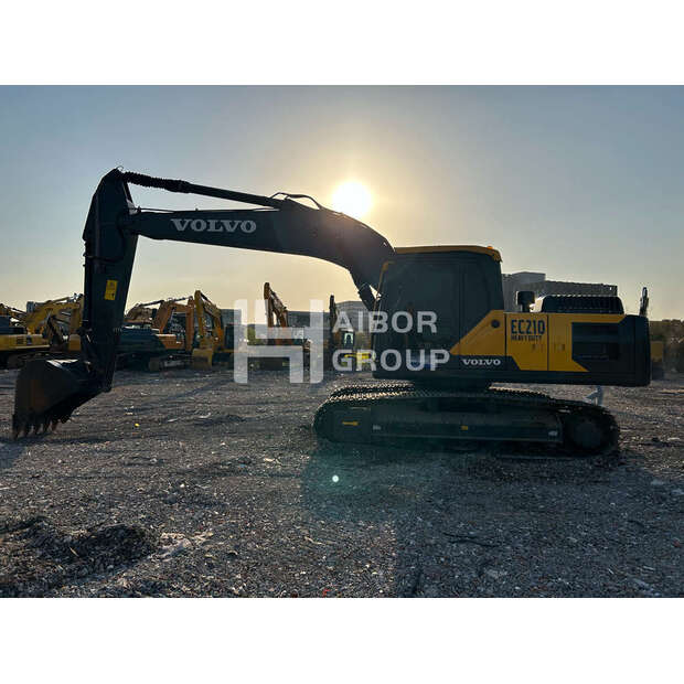2024 فولفو EC220-49069765