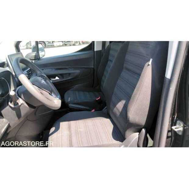 2025 Peugeot 3008-49070130