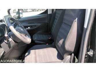 2025-peugeot-3008-49070130