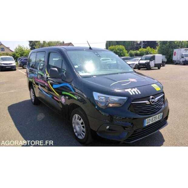 2025 Peugeot 3008-49070135