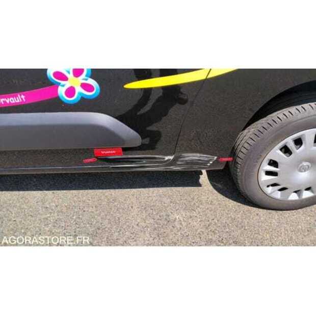 2025 Peugeot 3008-49070145