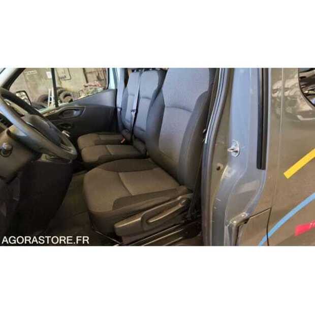 2019 Renault Traffic-49070213