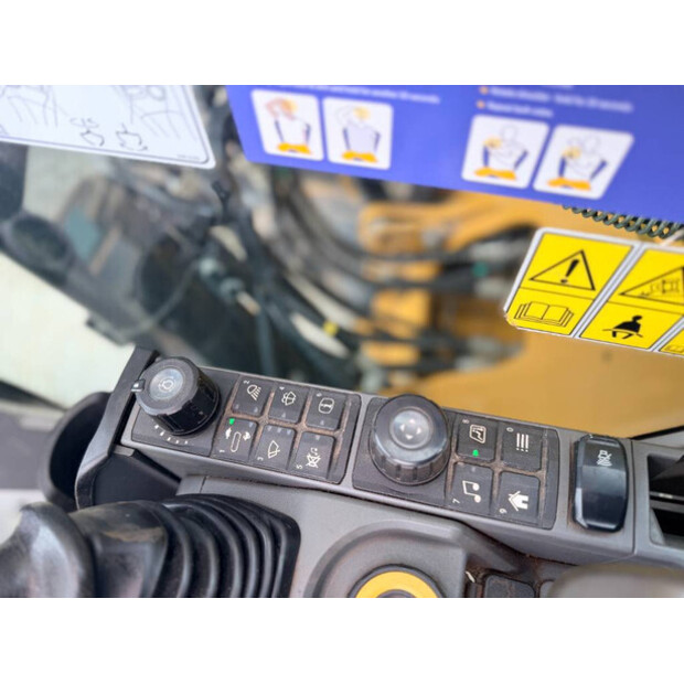 2020 Caterpillar 320-49072404