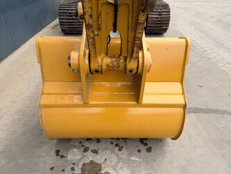 2020-caterpillar-320-1487273-49072414