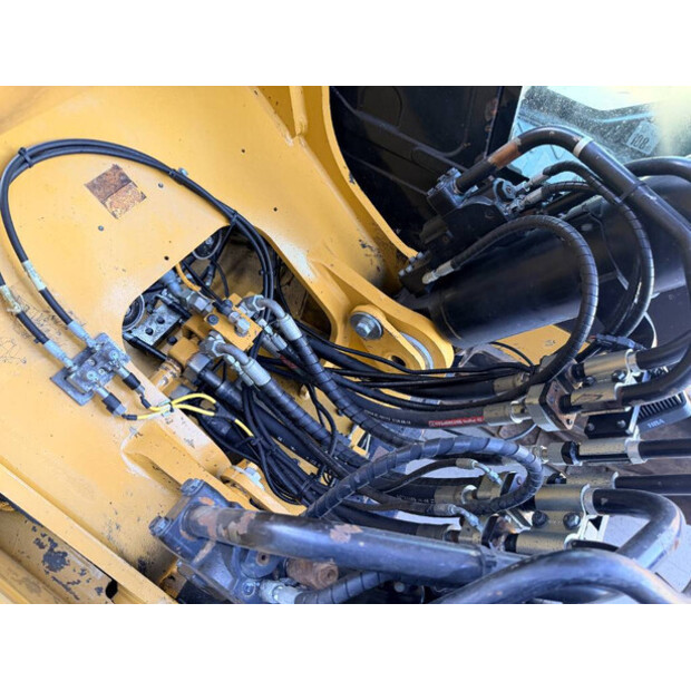2016 Caterpillar 352F-49072675