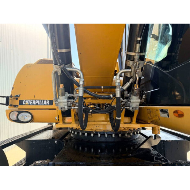 2011 Caterpillar M322D MH-49073853