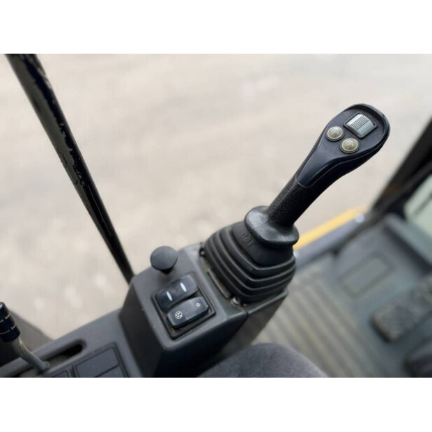 2015 Caterpillar M318F-49073895