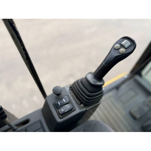 2015 Caterpillar M318F-49073943