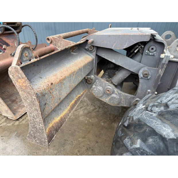 2012 فولفو EW160D-49074129