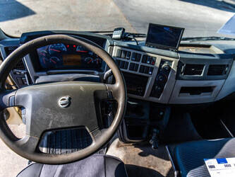 2011-volvo-fl-250-49076944