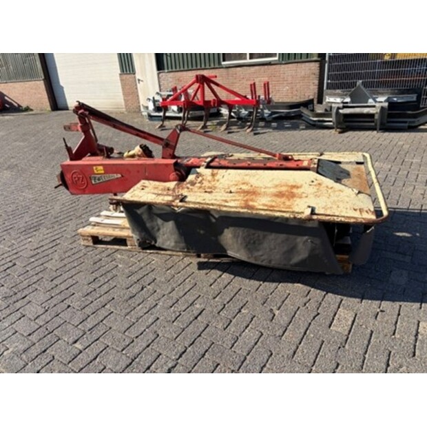 بي زد-49077895