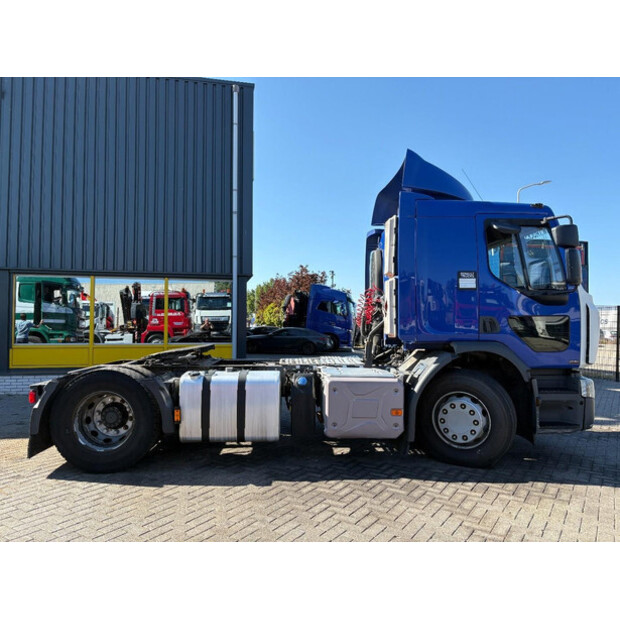 2017 رينو D-49079699