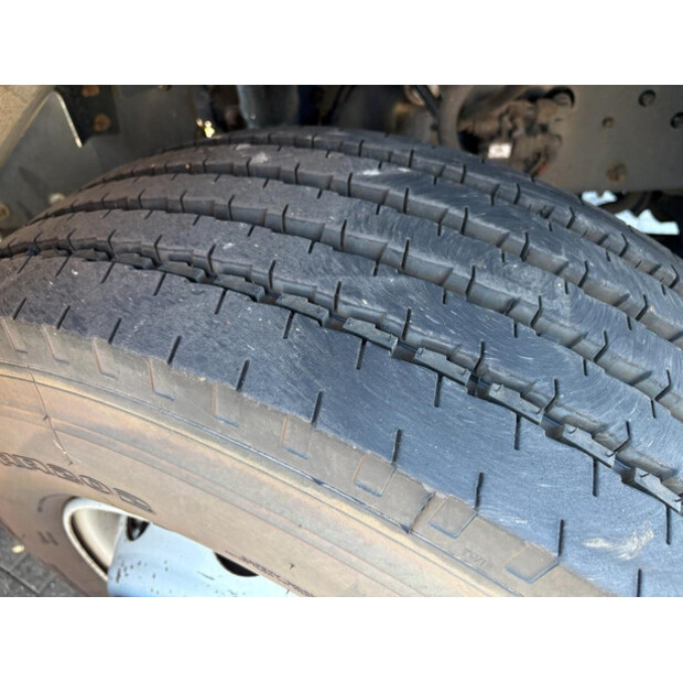 2017 رينو D-49079712