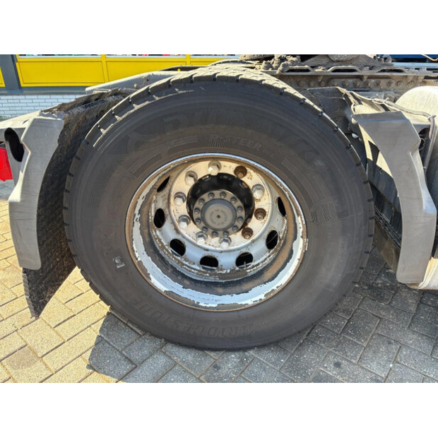 2017 رينو D-49079715