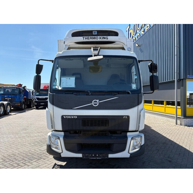 2015 Volvo FL-49079729
