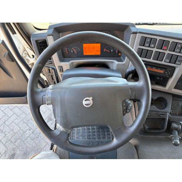 2015 Volvo FL-49079731